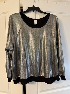 Plus size Silver with black trim top